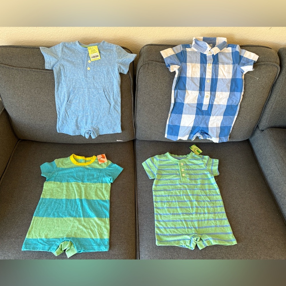 Romper lot size 6-12 months